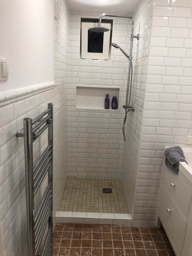 Foto 2 van Berghuis Renovatie; badkamers, toiletten, schilderwerk etc
