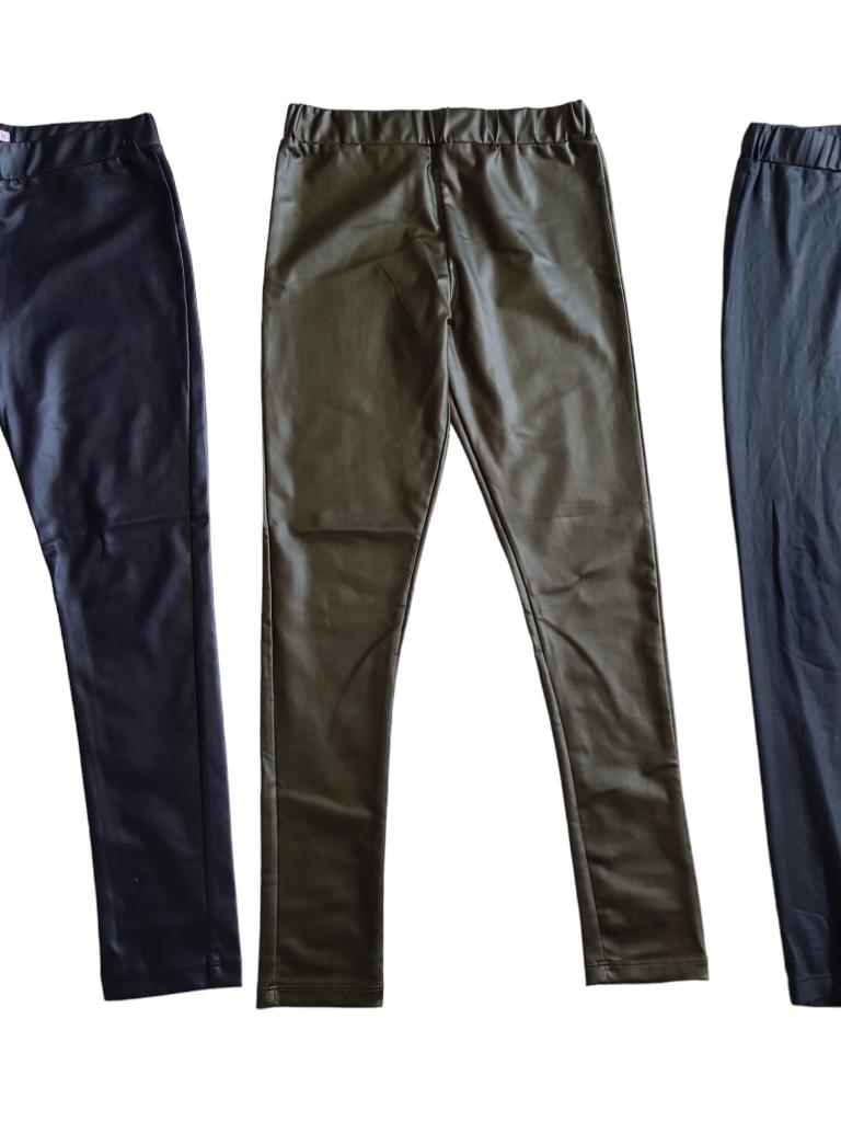 Mooie army groene WE fake leer glanzende legging mt 146-152., Broek, Zo goed als nieuw, WE Fashion, Verzenden