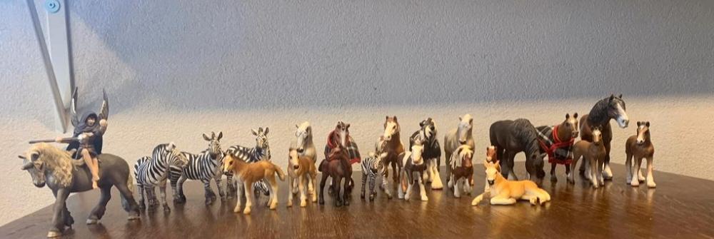 24 schleich paarden, unicorn en veulens, Ophalen of Verzenden, Zo goed als nieuw