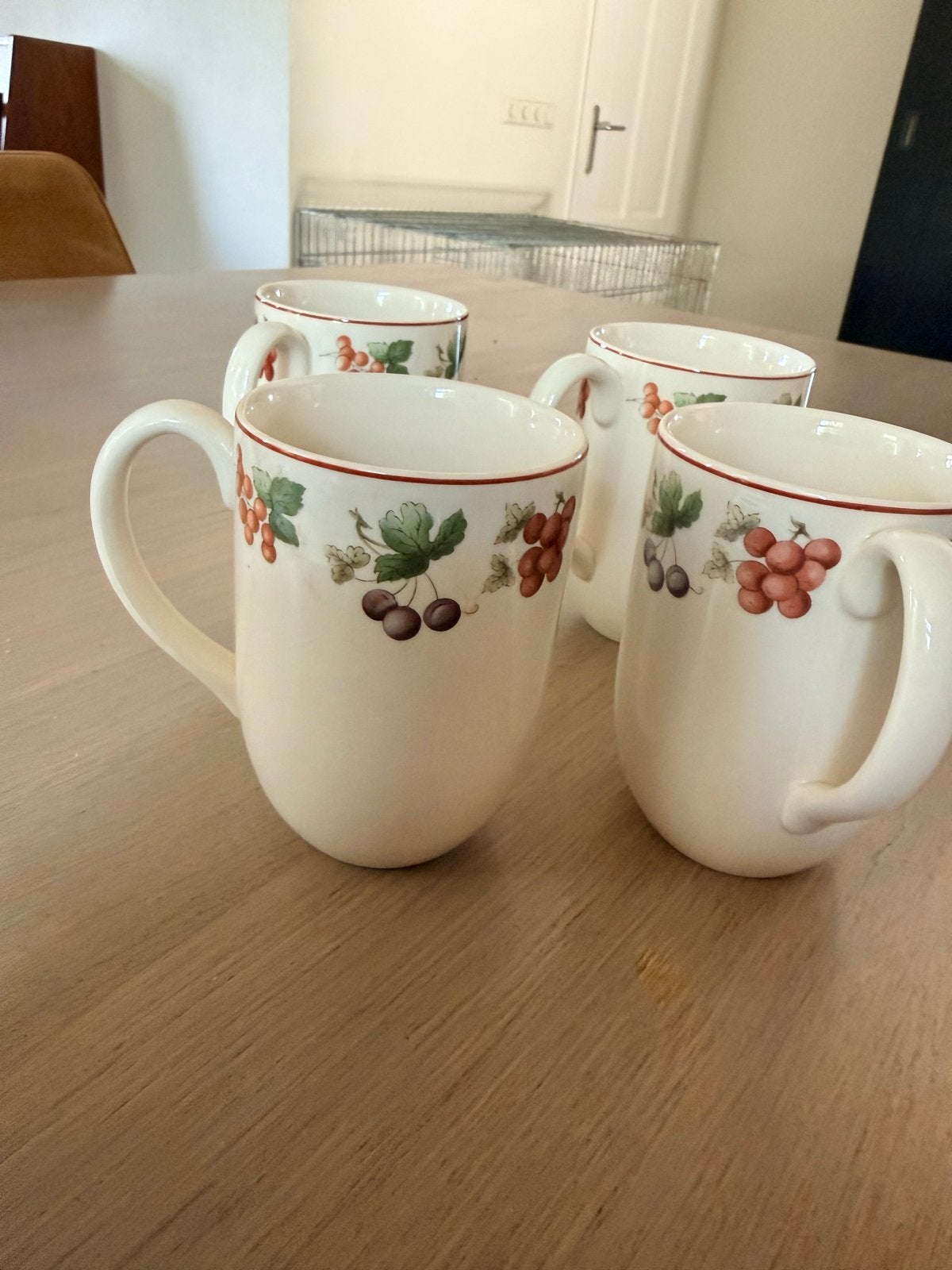 Wedgwood Provence mokken - helemaal gaaf, Klassiek, Zo goed als nieuw, Wedgwood, Porselein