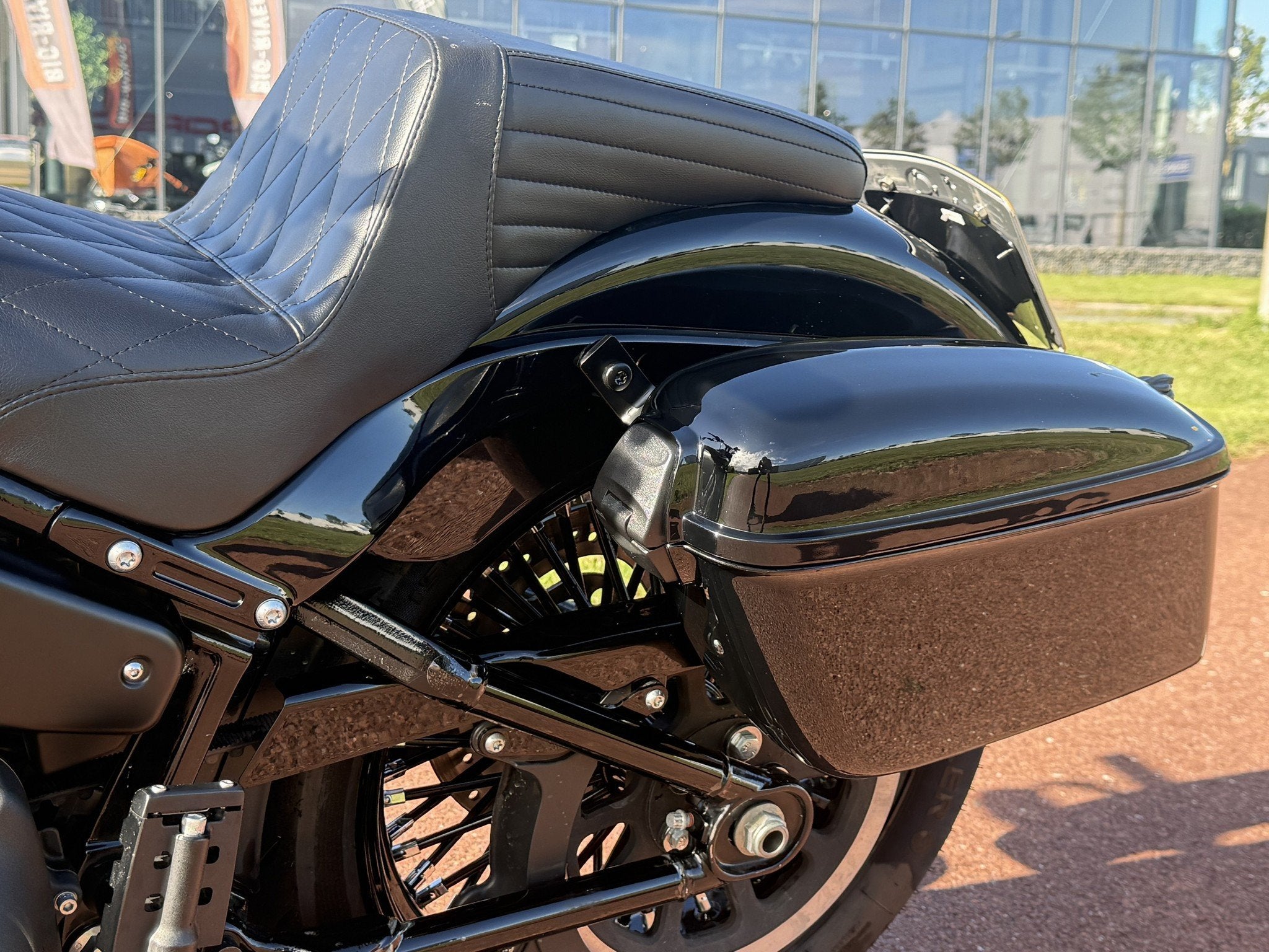 Harley-Davidson FXBB SOFTAIL Street Bob Solid Colour, Motoren, Overig, Laan van Vredenoord 33
2289 DA  Rijswijk ZH, NL, 1868 cc