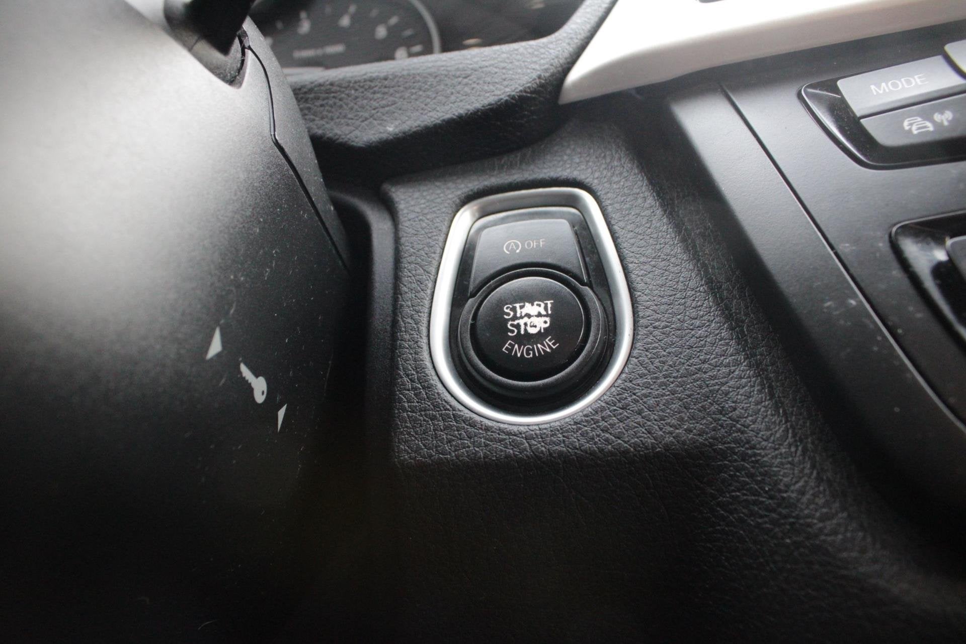 Foto 14 van BMW 3-serie 316i High Executive | Airco | Navi |Elec ramen |