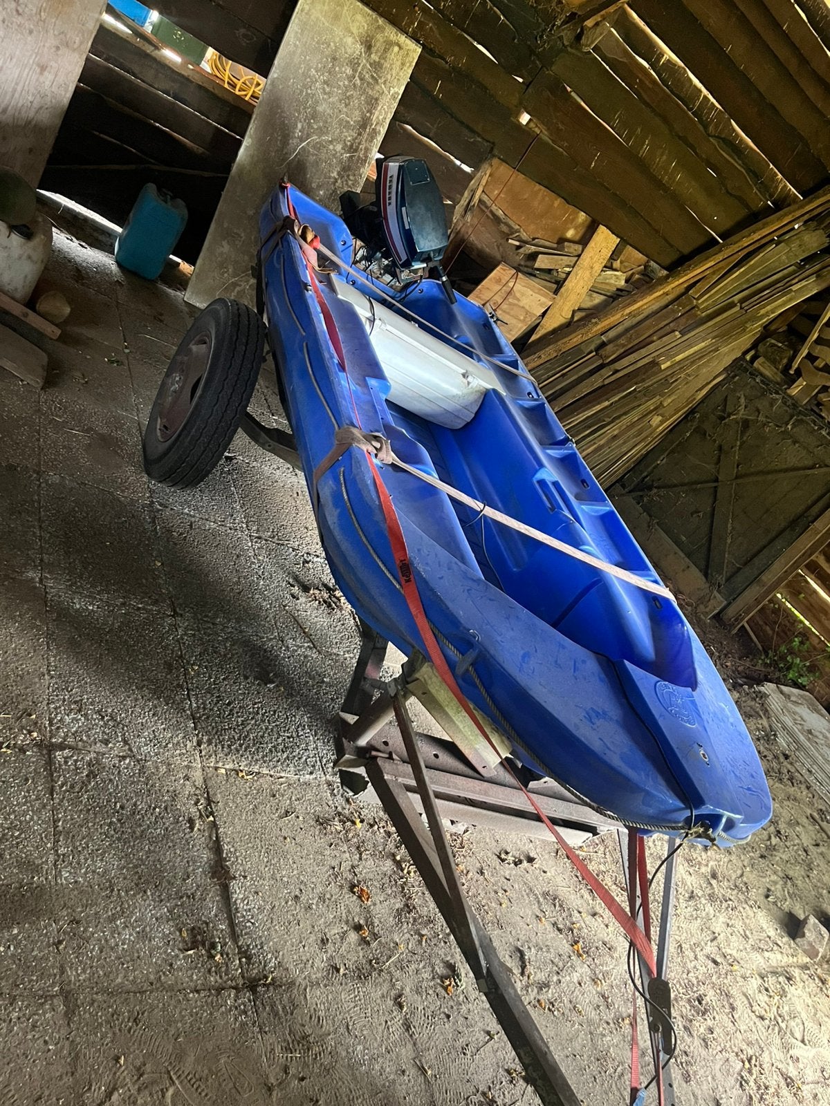 Kunststof boot met 25 pk Yamaha buitenboordmotor  en trailer, Watersport en Boten, Kano's, Ophalen, Overige typen, Zo goed als nieuw
