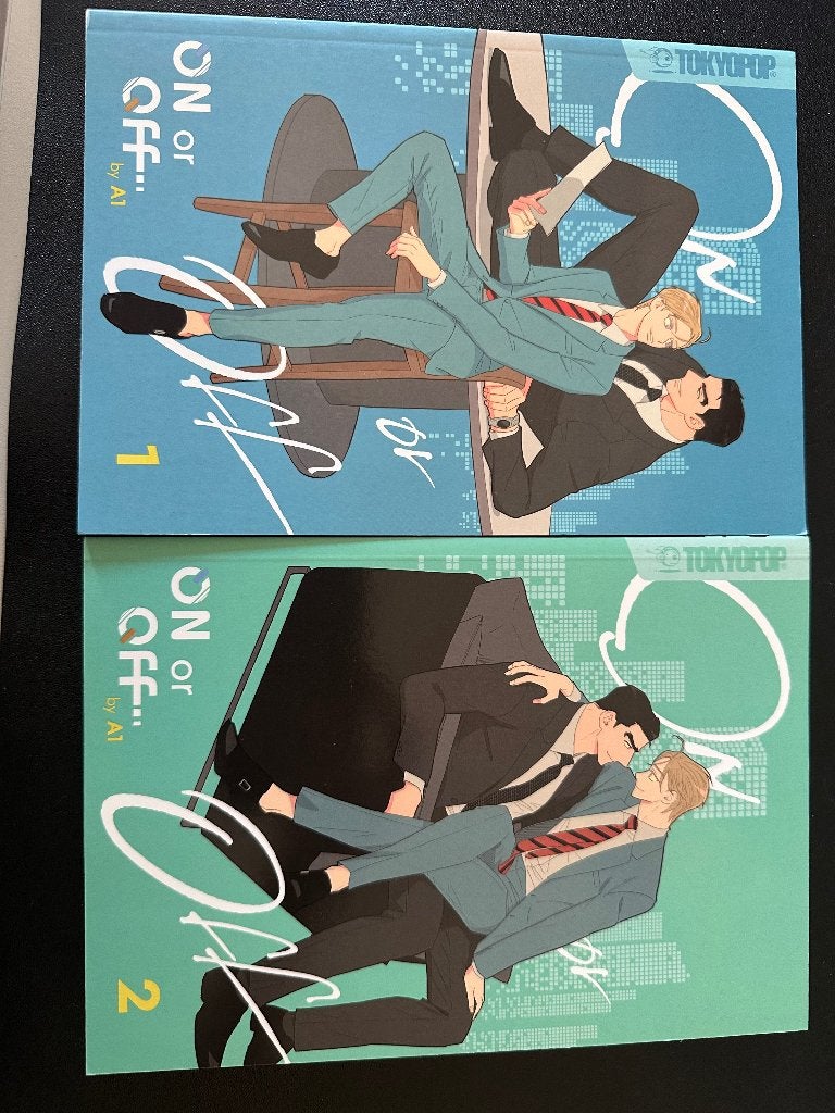On or Off Manhwa Volume 1 & 2 Engels, Boeken, Strips | Comics, Verzenden, Zo goed als nieuw, Meerdere comics, Overige gebieden