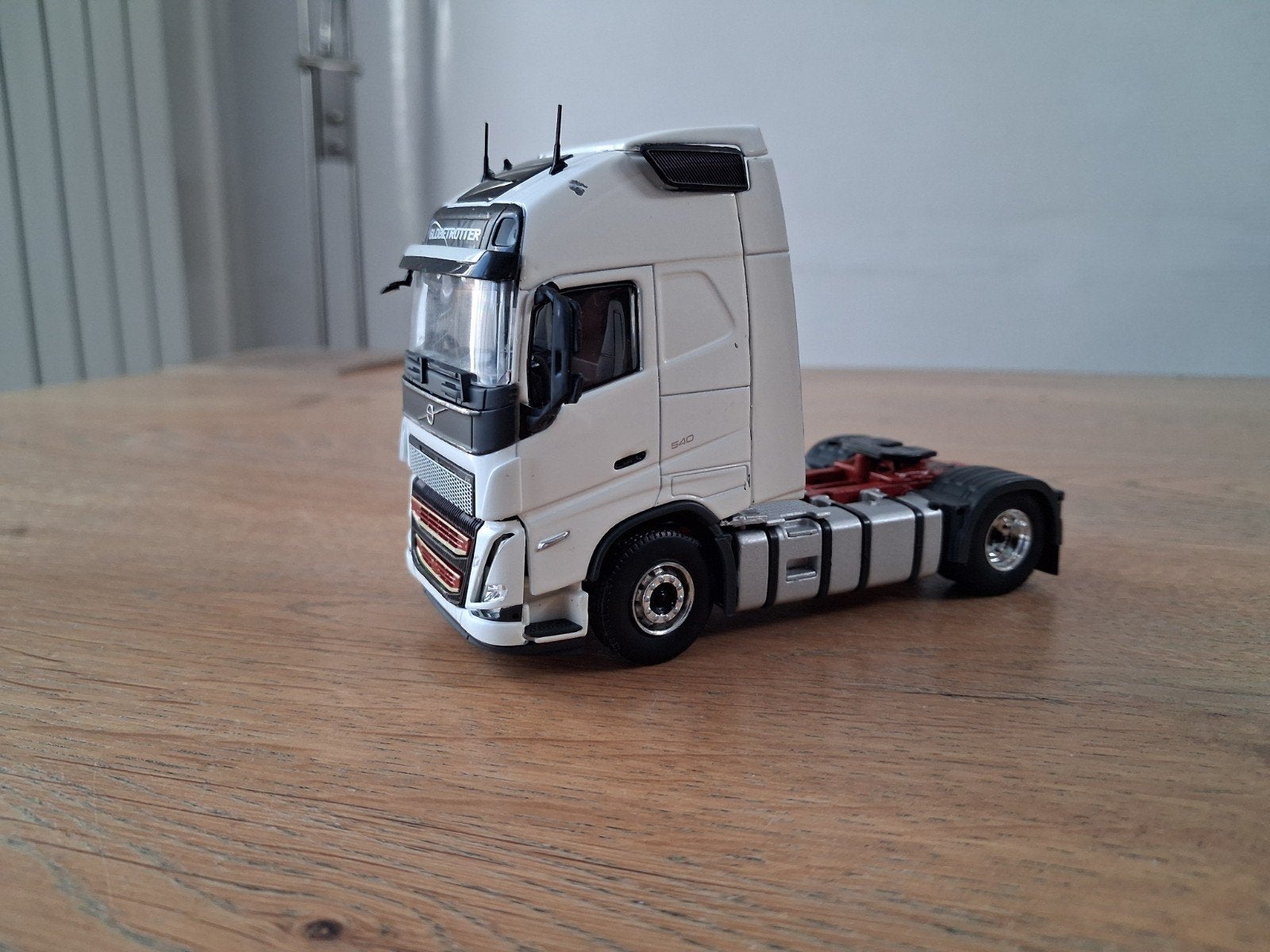 Tekno Volvo FH5 trekker 4x2 onderdelen, Hobby en Vrije tijd, Ophalen of Verzenden, Gebruikt, Bus of Vrachtwagen, Tekno