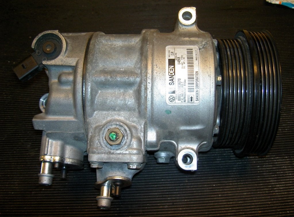 Volkswagen Beetle Sanden airco pomp / compressor , uit 2006, Ophalen, Nieuw, Volkswagen
