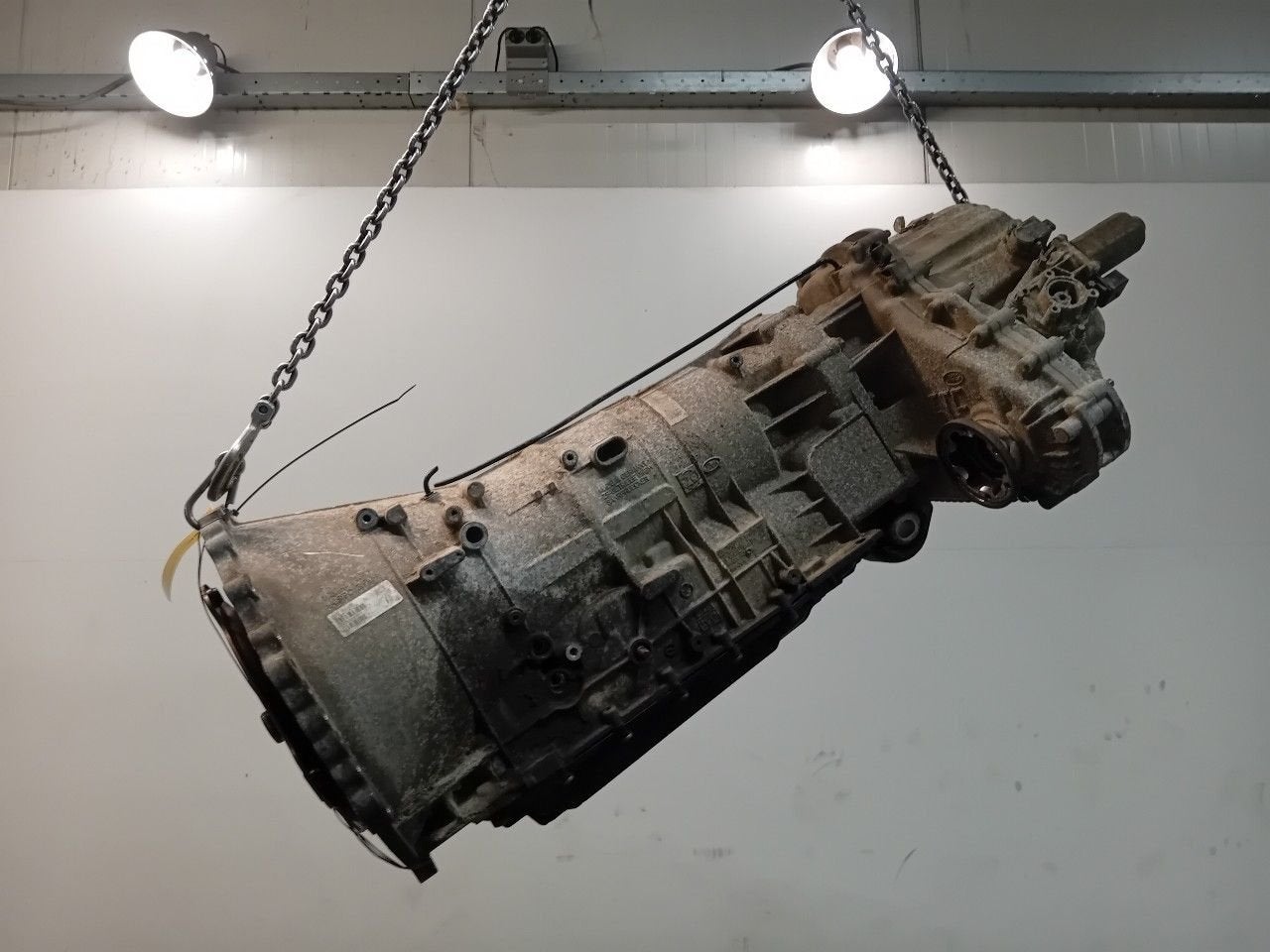Versnellingsbak automaat Land Rover Discovery, Onderdelen@venauto.nl, Van der Ven Autorecycling B.V., Ettenseweg 76, 4706 PB Roosendaal, The Netherlands