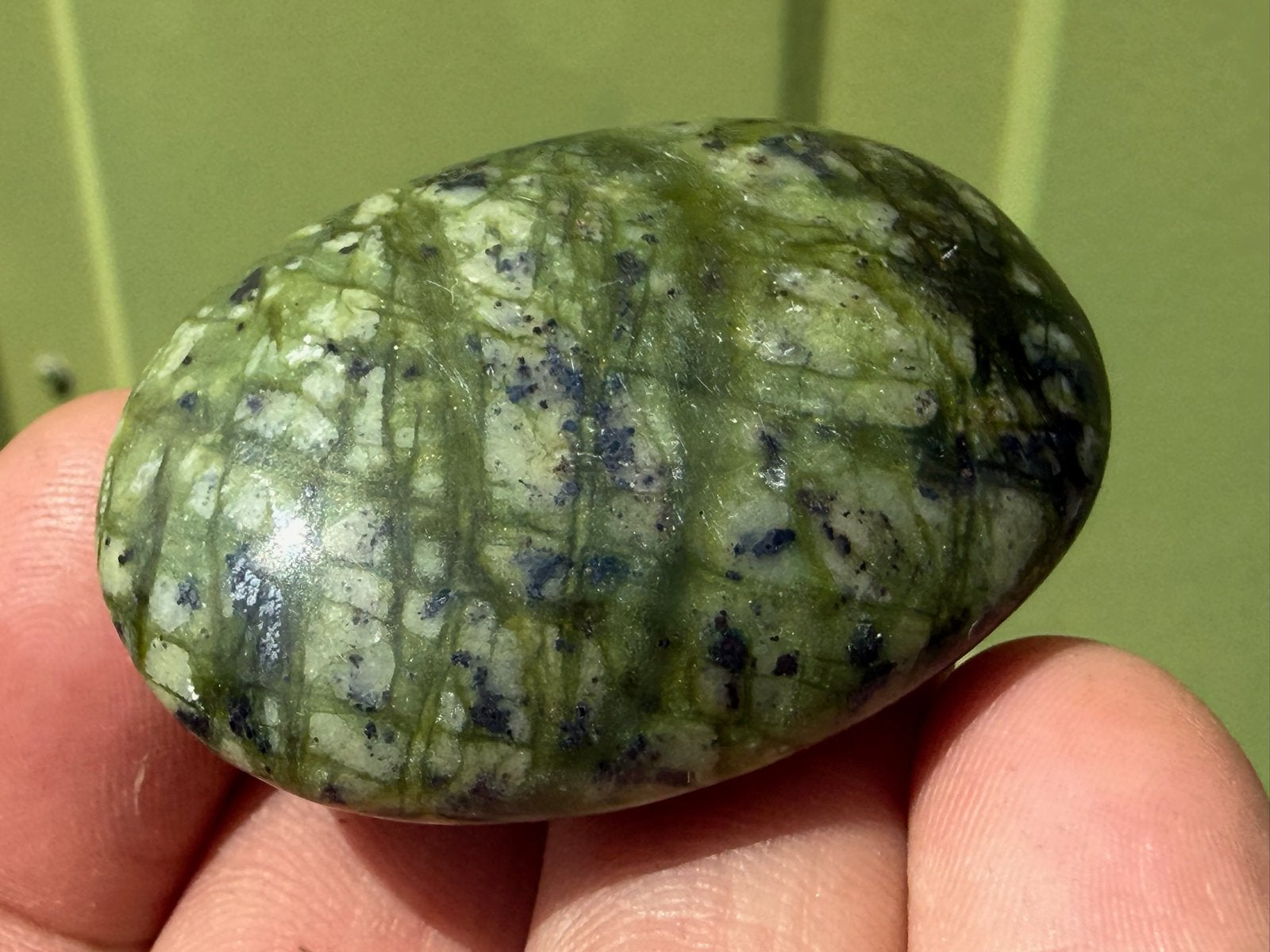Jungle Jade Serpentijn handsteen mineralen, Ophalen of Verzenden