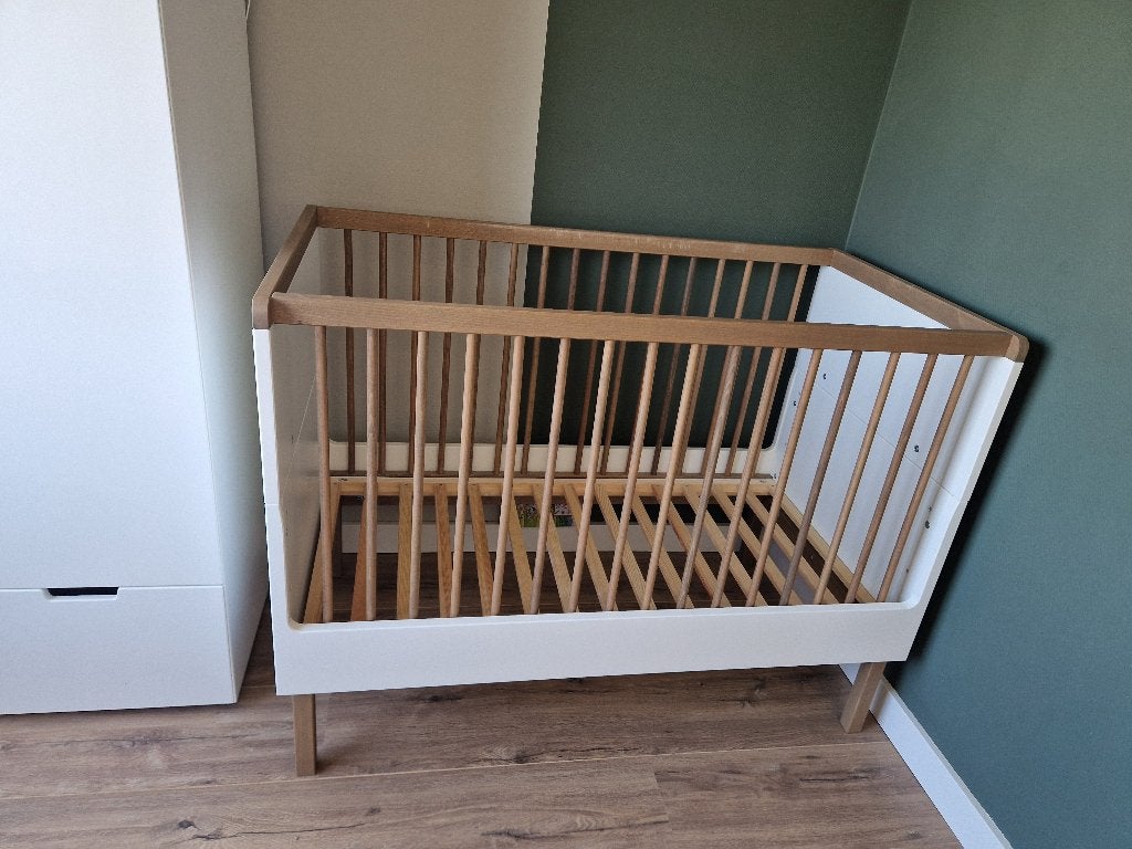 Kidsmill Sepp Babykamer Set - Ledikant, Commode, Kledingkast, Kinderen en Baby's, Kinderkamer | Complete kinderkamers, Ophalen