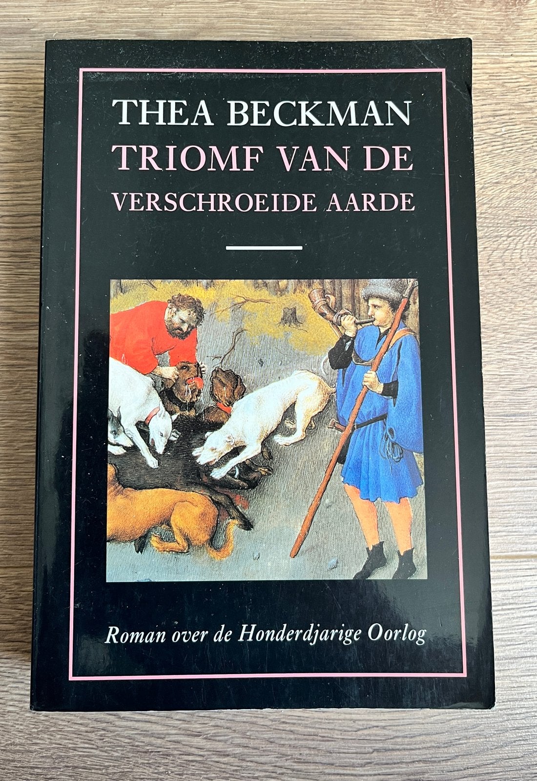 Thea Beckman - Triomf van de verschroeide aarde, Boeken, Ophalen of Verzenden, Gelezen, Nederland