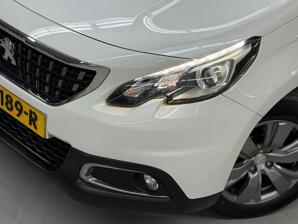 Peugeot 2008 1.2 PureTech Allure Automaat Pano Cruise, Auto's, 1199 cc, 82 pk, 770 kg, Bedrijf