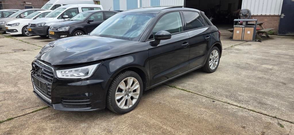 Audi a1 1.4 tfsi 122pk  pano 106dkm zwart xenon 2015, Auto diversen, Ophalen of Verzenden, Zwart, Benzine