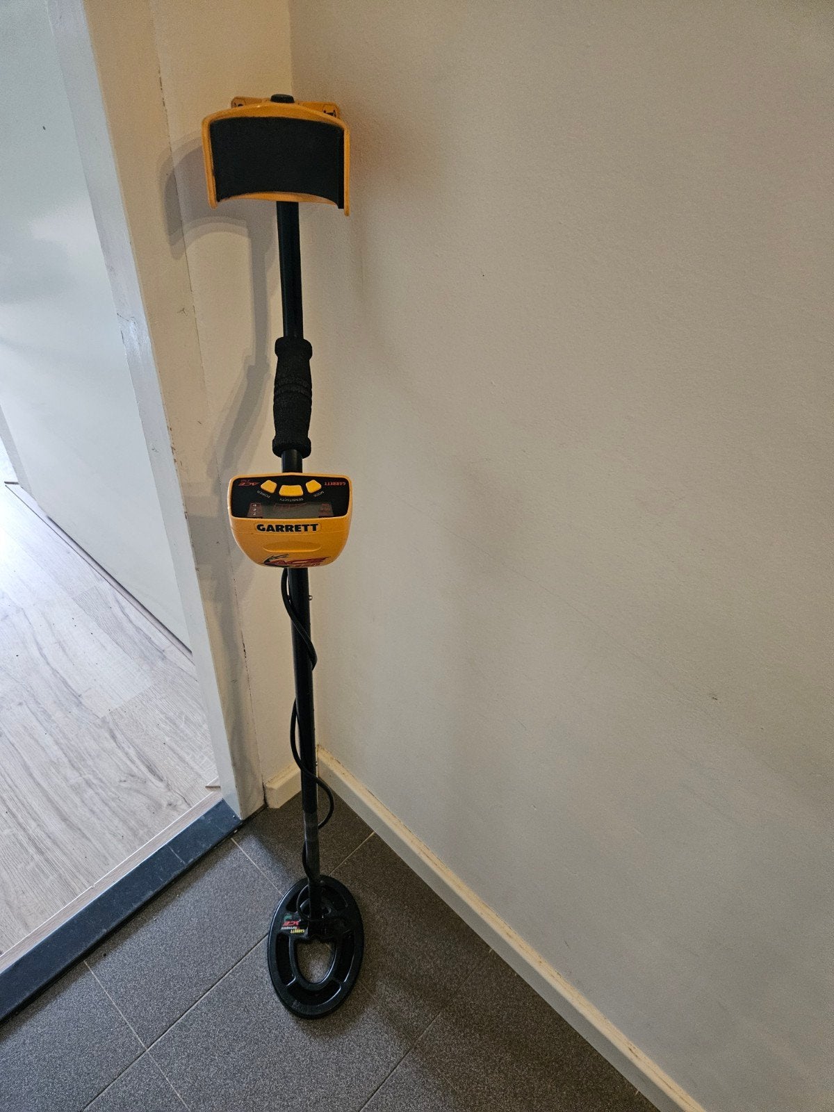 Garrett ACE 150 Metaaldetector, Hobby en Vrije tijd, Metaaldetectors, Garrett, Ophalen of Verzenden, Zo goed als nieuw, 30 cm of minder