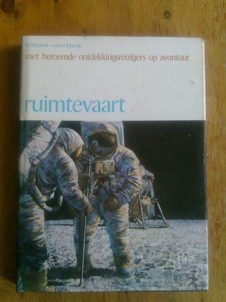 Ruimtevaart  / Oerwouden langs de Amazone, Boeken, Ophalen of Verzenden, Gelezen, Europa