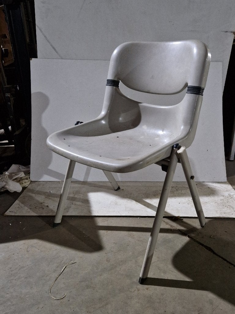 Dorsal vintage stoel 1980, Ophalen