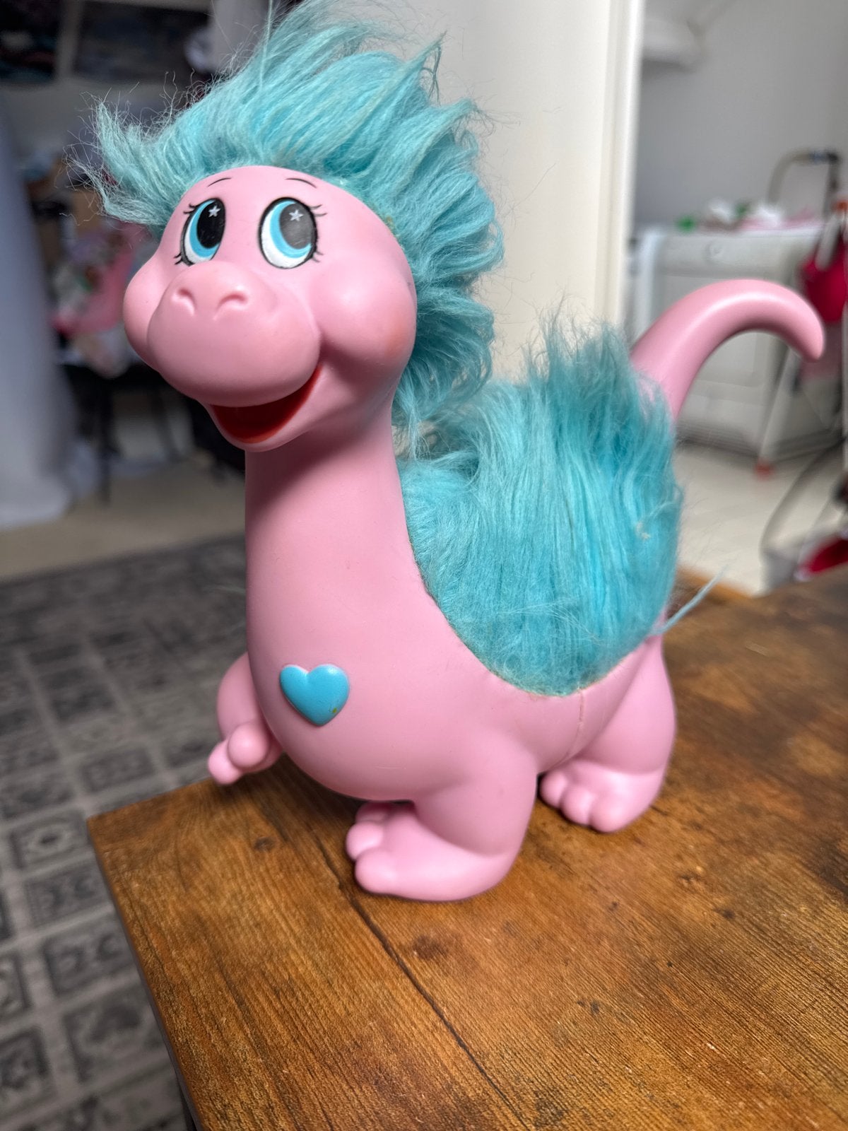 Troelie Woelie Roze Dino met Blauwe Manen en Hartje, Ophalen of Verzenden, Gebruikt, Jongen of Meisje