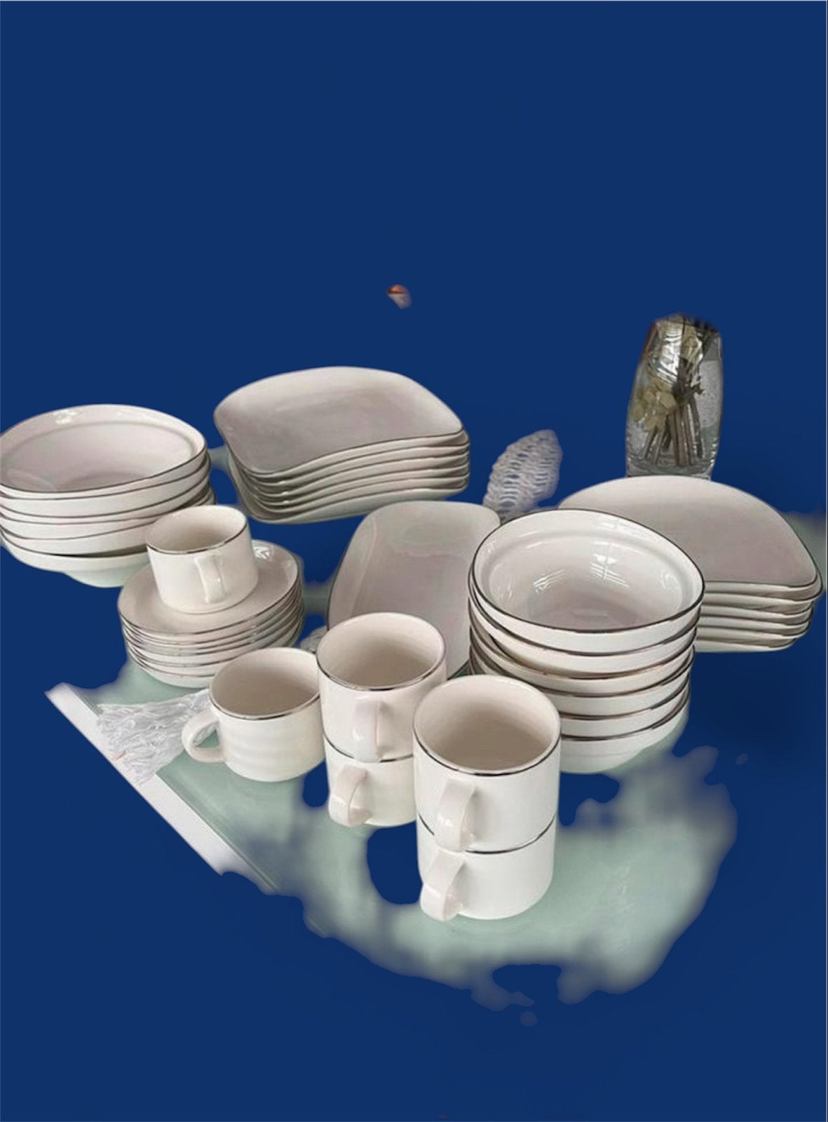 Bricard Porselein Servies - 48-delig, Wit met Zilveren Rand, Ophalen, Overige merken, Zo goed als nieuw, Modern