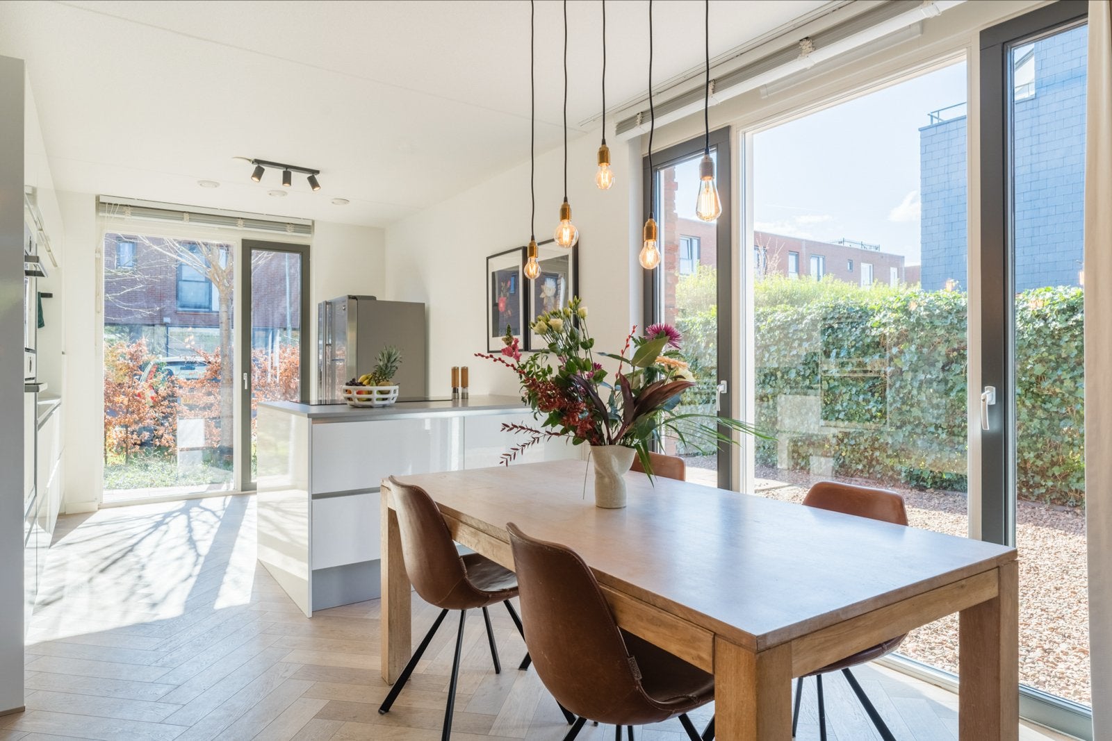 Twee Eikenhouten Eettafels, Huis en Inrichting, Tafels | Eettafels, Gebruikt, Eikenhout, Vijf personen of meer, 150 tot 200 cm