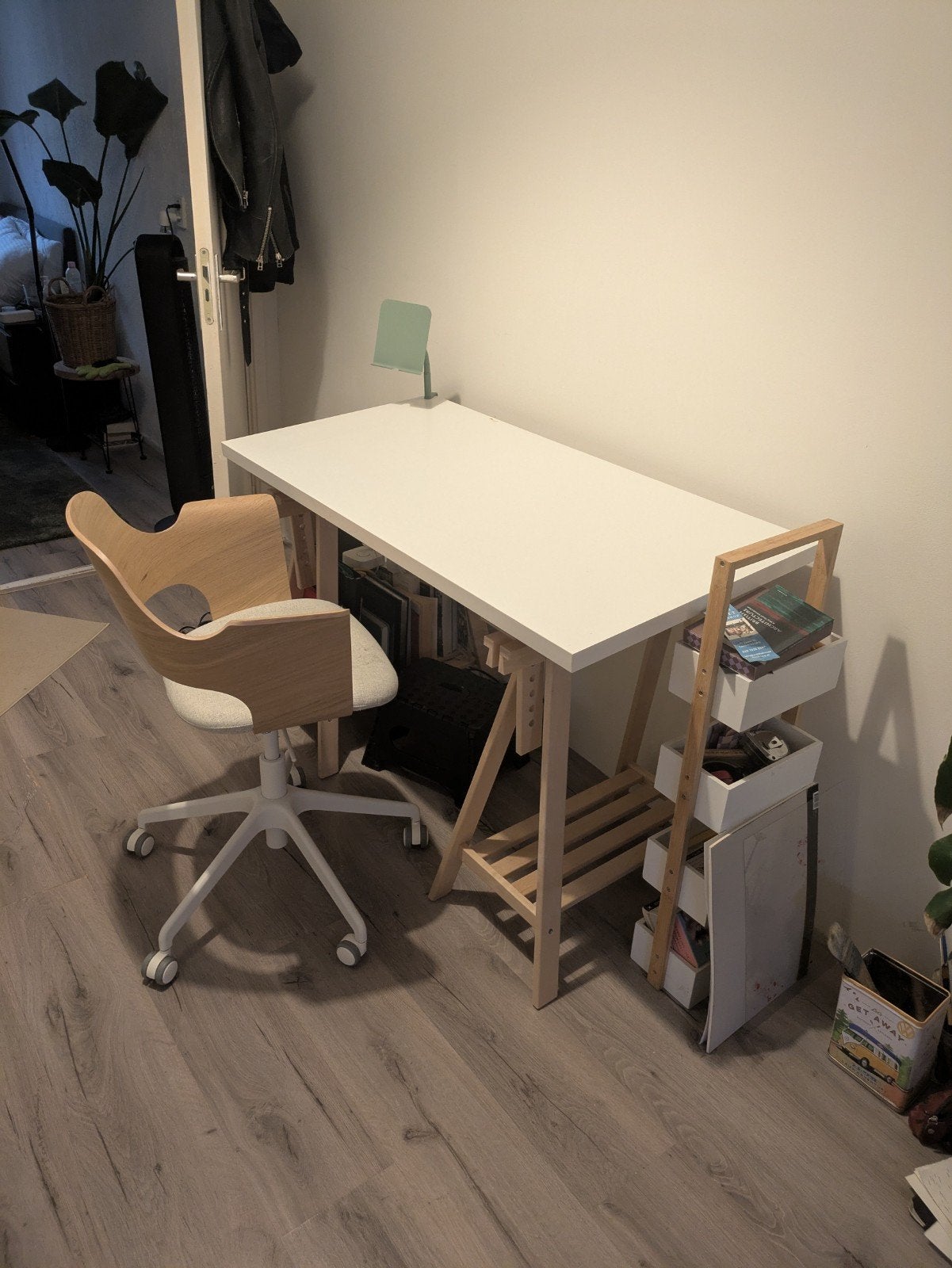 Desk and office chair, Ophalen