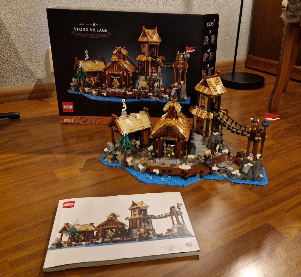 Lego 21343 Vikingdorp, Compleet, Lego, Ophalen of Verzenden, Complete set