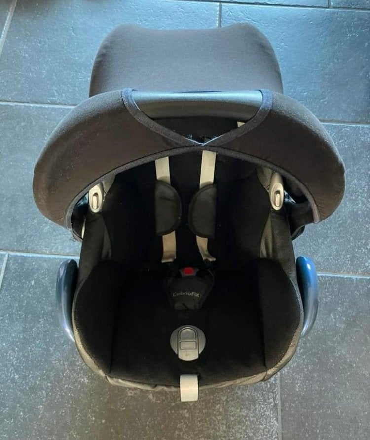 Zwarte Maxi-Cosi stoel sprookjes zonnekap, Gebruikt, Overige methoden, Ophalen of Verzenden, 0 t/m 13 kg