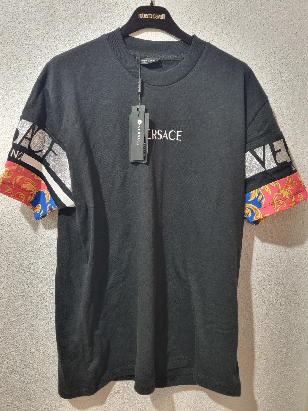 Helemaal nieuwe Versace T-shirt maat L, Maat 52/54 (L), Zwart, Nieuw, Ophalen of Verzenden