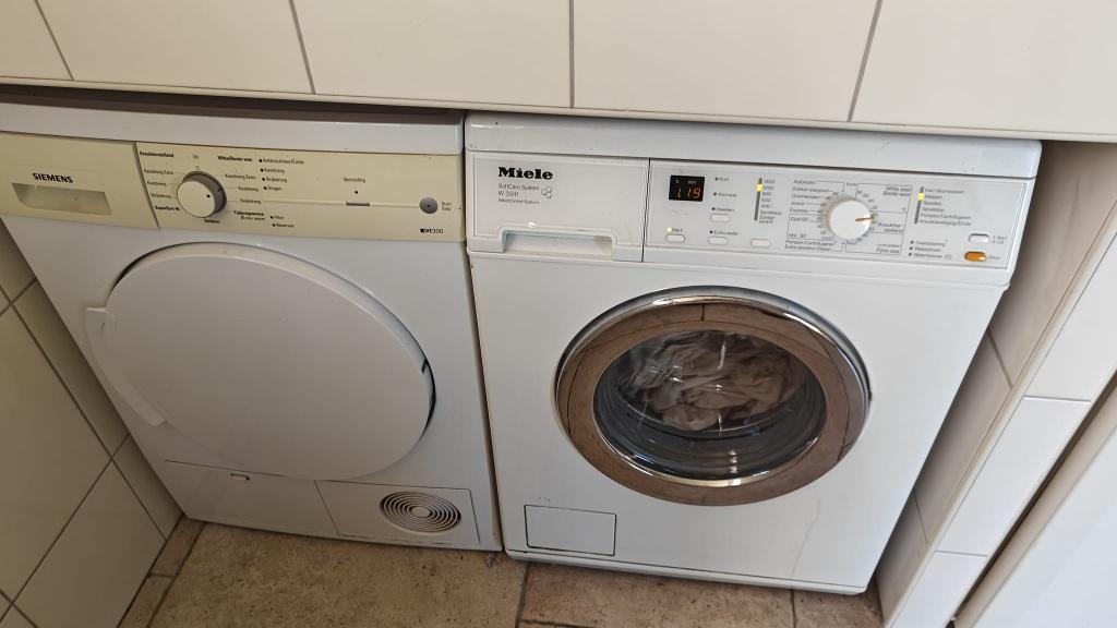 Miele  wasmachine W 3241 + Siemens iQ 300 condensdroger, Ophalen, Gebruikt, Handwasprogramma, Voorlader