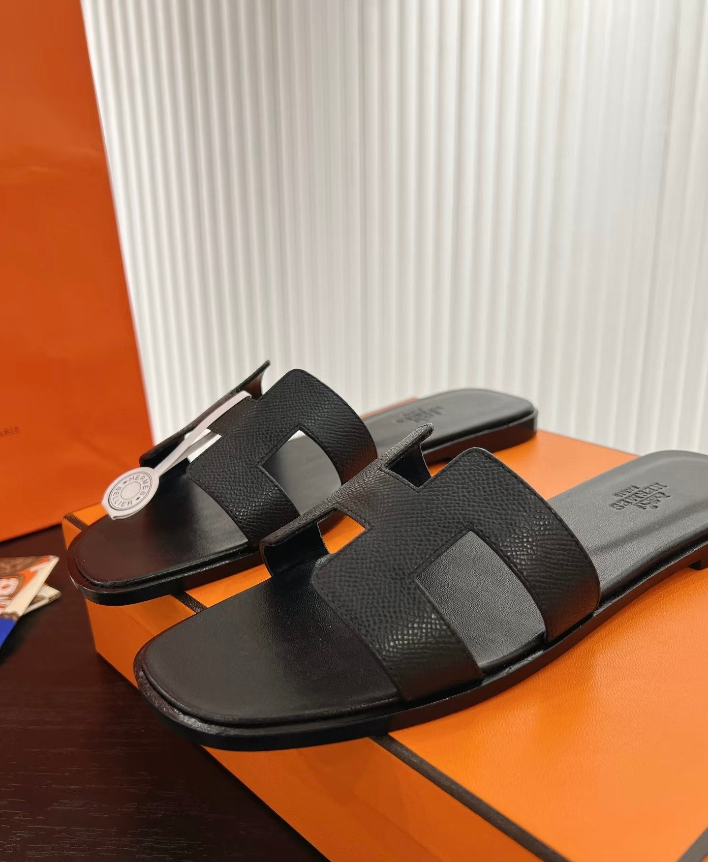 Hermes oran zwarte slippers, Ophalen of Verzenden, Nieuw, Zwart
