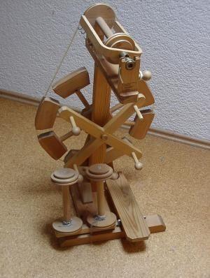 GEZOCHT: Moswolt Spinnewiel - Klassiek Houten Model, Ophalen of Verzenden, Spinnewiel