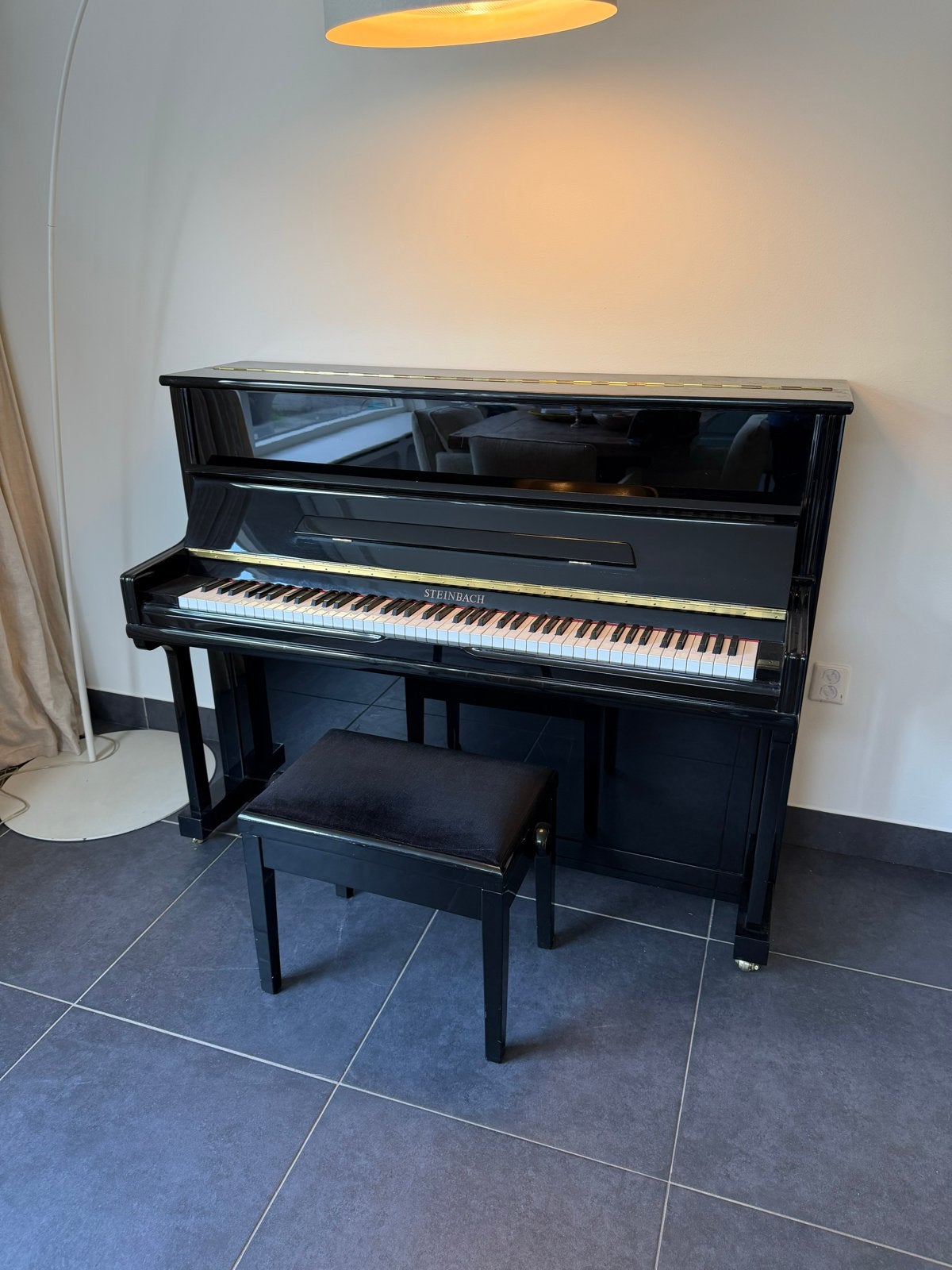Steinbach piano in goede staat, inclusief kruk, Muziek en Instrumenten, Ophalen, Zwart, Zo goed als nieuw, Piano