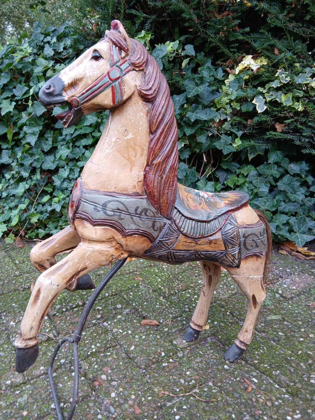 Groot vintage houten paard, Ophalen
