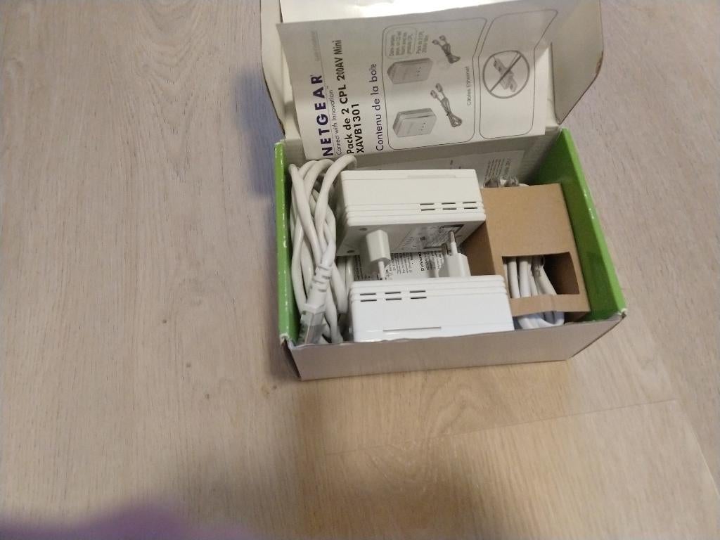 Netgear XAVB1301 Powerline 200AV MINI - set van 2 (in doos), Computers en Software, Ophalen of Verzenden, Zo goed als nieuw, NETGEAR