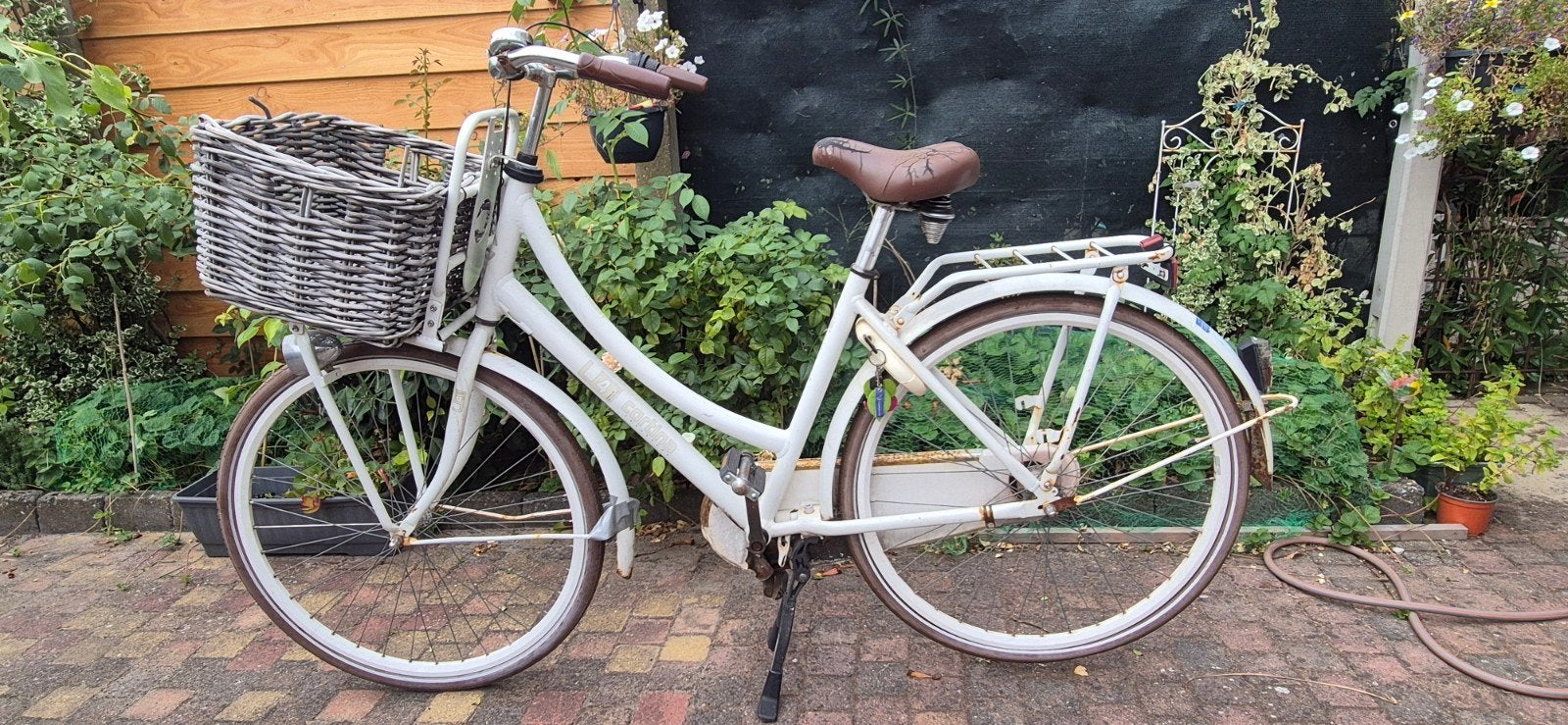 Witte damesfiets met mand en versnellingen, Velgrem, Versnellingen, Ophalen, Overige merken