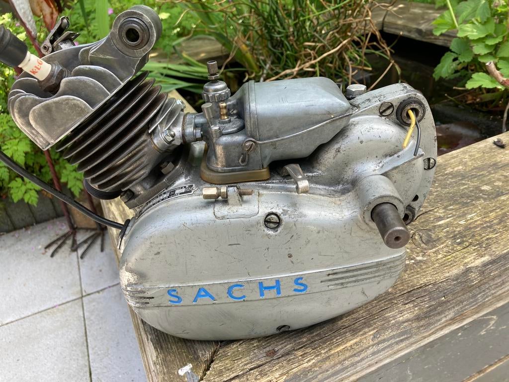 Te koop sachs BLOK V2, Fietsen en Brommers, Brommeronderdelen | Oldtimers, Ophalen of Verzenden, Zo goed als nieuw, Blok, Overige merken