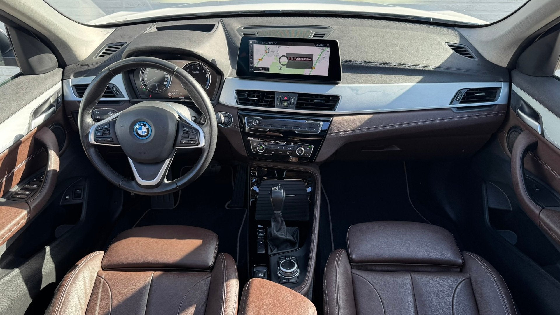 Foto 2 van BMW X1 XDrive25e eDrive Edition Trekhaak Leder Panorama dak