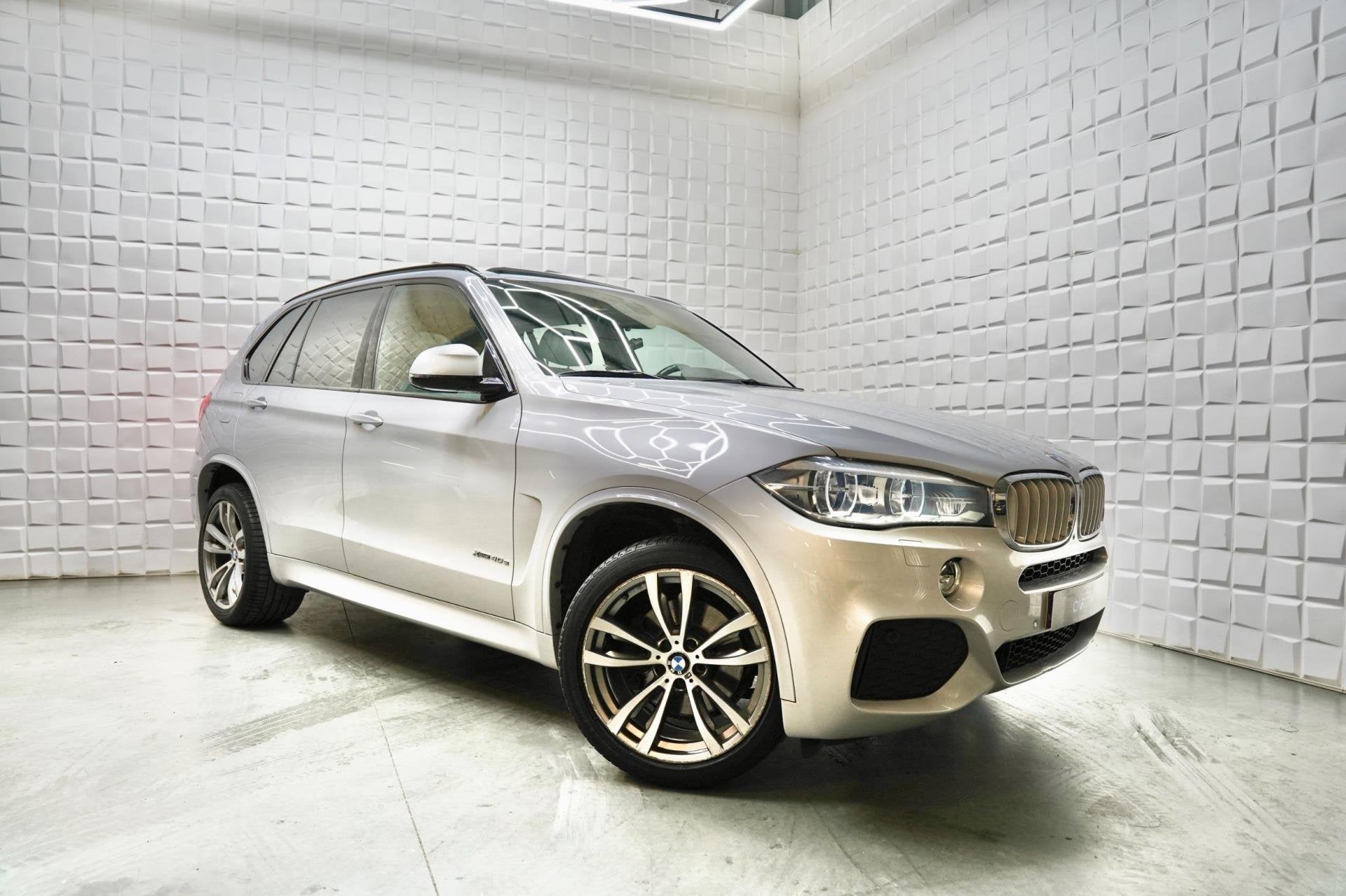 BMW X5 XDrive40e High Executive M PAKKET PANO LEER HUD, Auto's, BMW, Dealer onderhouden, Gebruikt, 4 cilinders, Bedrijf