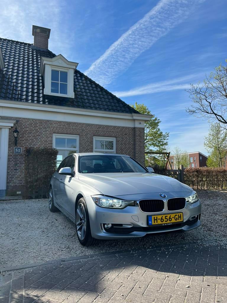 BMW 3 Serie F30 | CarPlay | Camera | Elek Trekhaak | Led, Auto's, 183 pk, Achterwielaandrijving, 1995 cc, Zwart