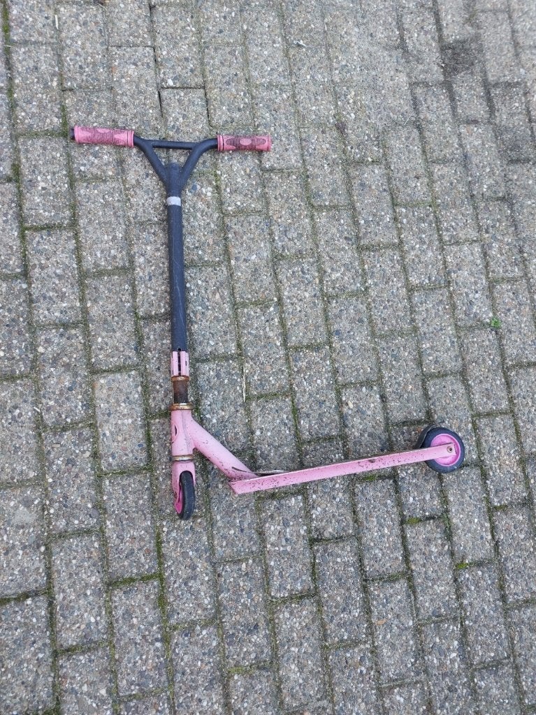 Roze stuntstep (Gratis af te halen), Fietsen en Brommers, Ophalen, Gebruikt, Gewone step, Onbekend