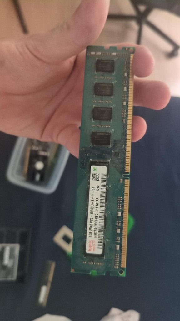 4GB 2Rx8 PC3-10600U-9-11-B1, Computers en Software, RAM geheugen, Ophalen of Verzenden, Zo goed als nieuw, DDR3, Desktop
