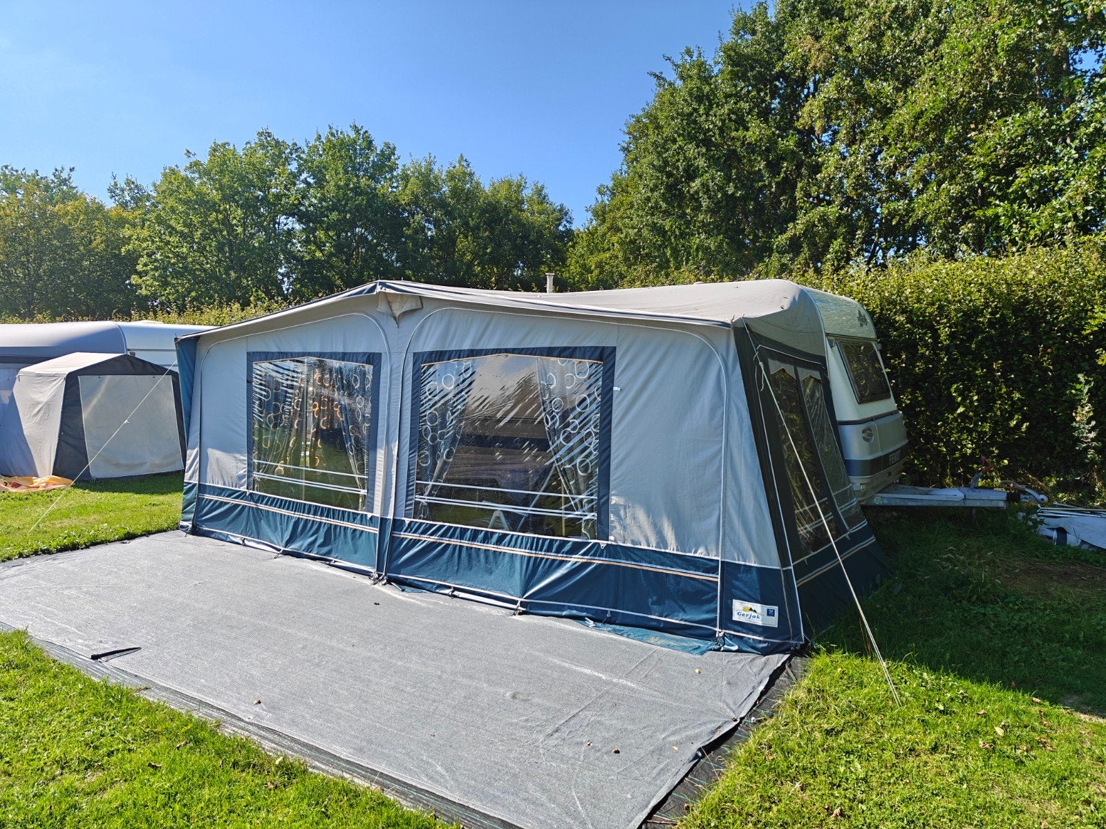 zeer mooie Fendt Platin Caravan met zeer ruime voortent, Leemansweg 33d, Rondzit, Fendt, Bedrijf