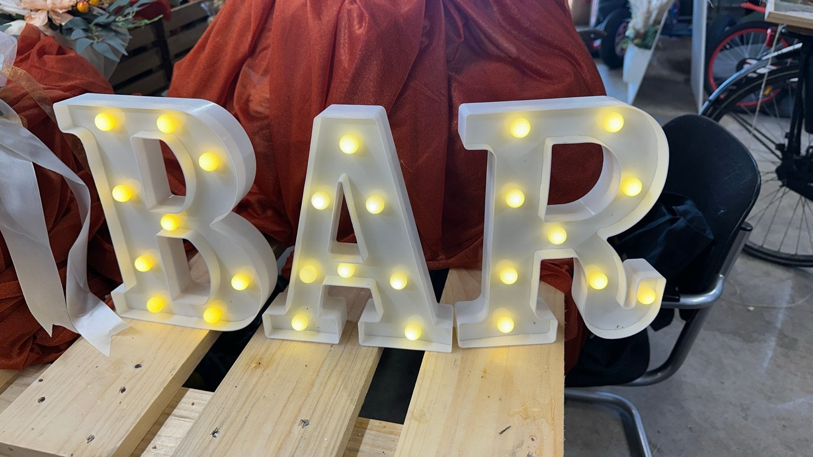Lichtgevende letters 'BAR' - Decoratie met LED verlichting, Ophalen, Gebruikt