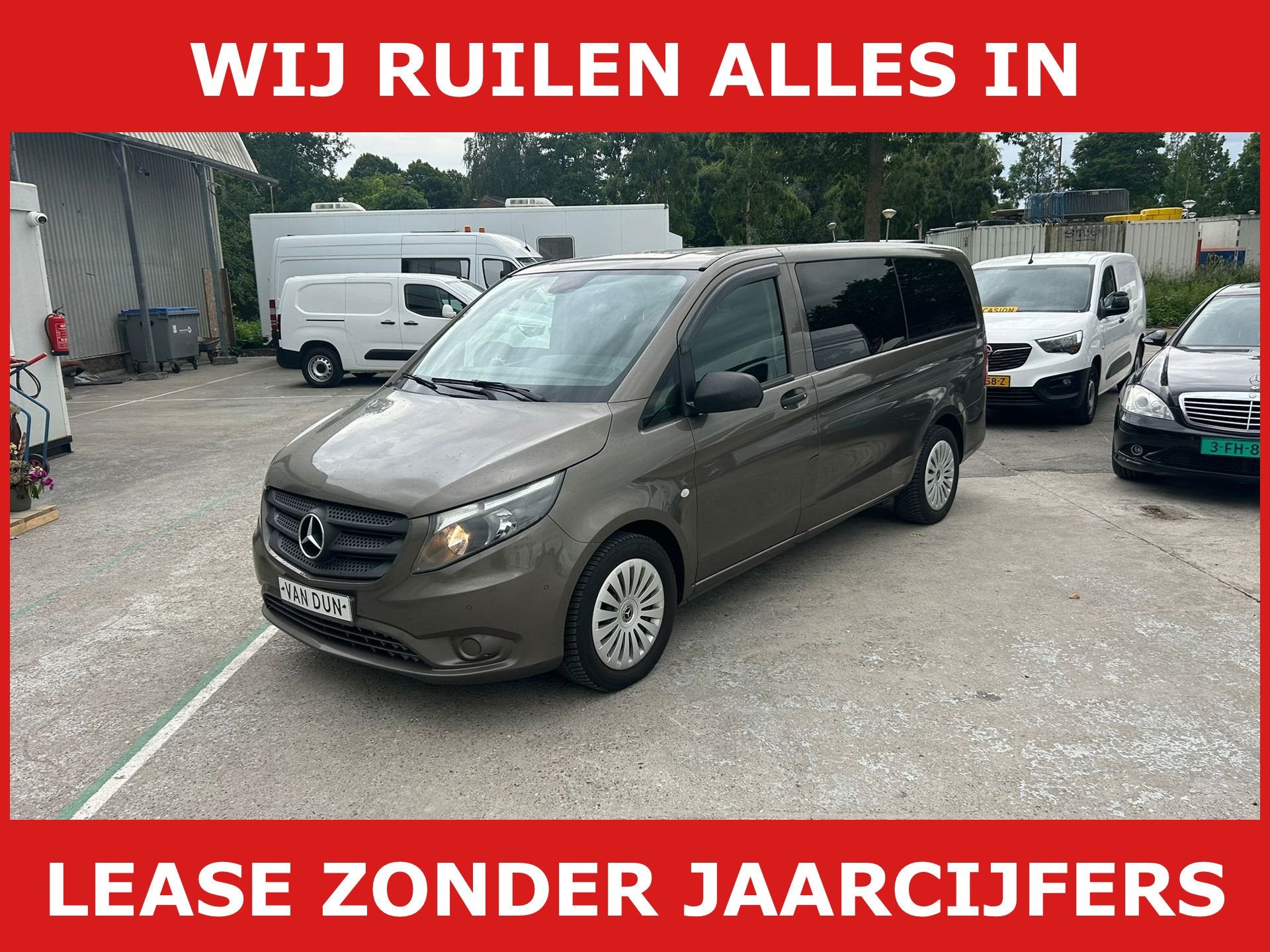 Mercedes-Benz Vito Tourer 111 BlueTEc airco 8 persoons, Voorwielaandrijving, Stof, Bruin, 2120 kg