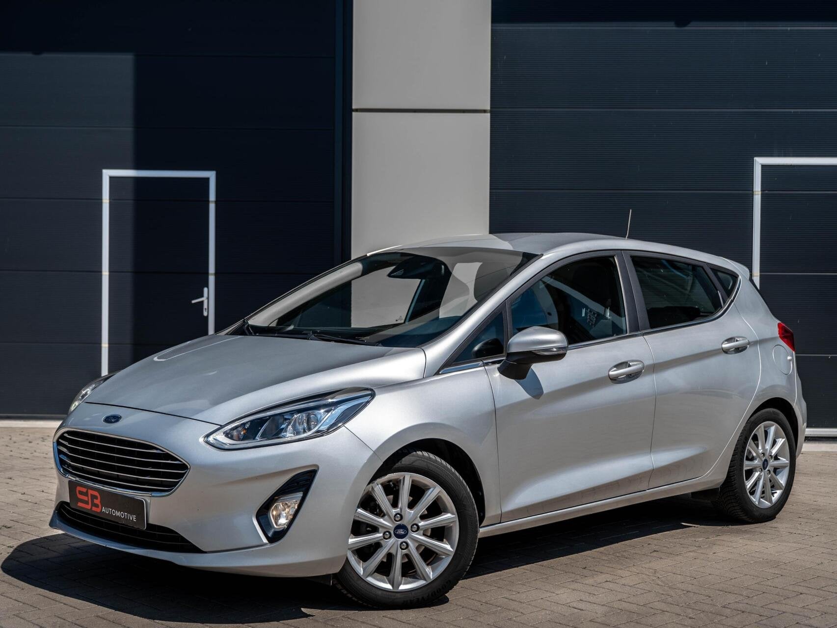 Ford Fiesta 1.1 Trend Cruise|Navi|Radio|Sensor|Lane assist!, Auto's, Voorwielaandrijving, Dealer onderhouden, Bedrijf, Zilver of Grijs