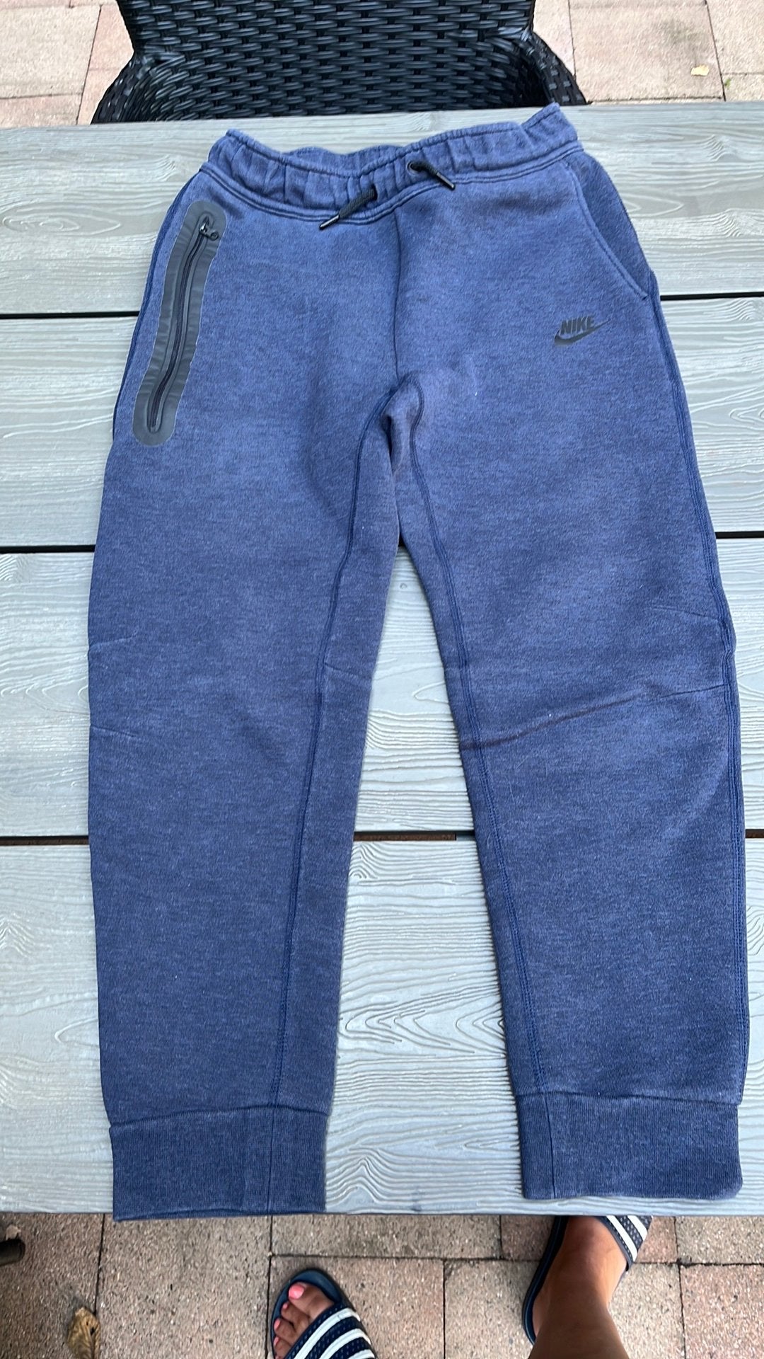 Nike Tech Joggingbroek Donkerblauw maat 147-158, Ophalen, Zo goed als nieuw, Jongen of Meisje, Broek