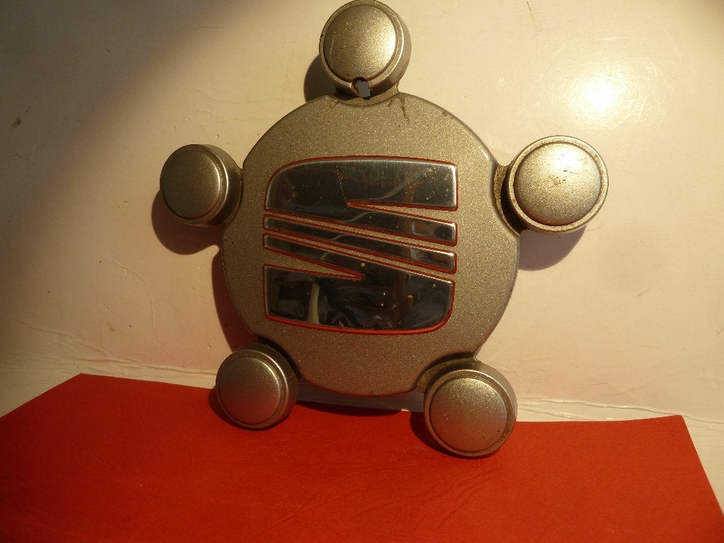 SEAT EMBLEEM   9 cm. doorsnede, Ophalen of Verzenden, Gebruikt