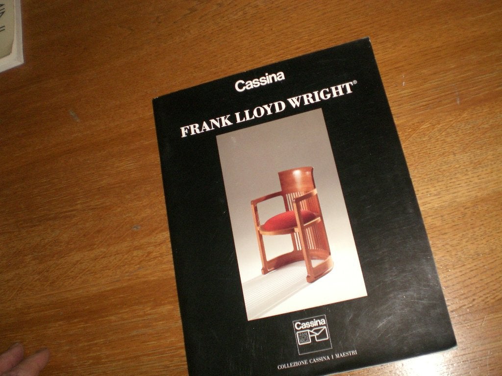boekwerkje Cassina Frank Lloyd Wright meubels stoelen, Ophalen of Verzenden, Gelezen