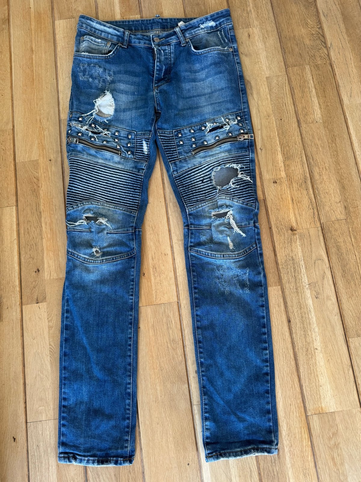 Pascucci Jeans - Stoere spijkerbroek met studs en scheuren, Ophalen of Verzenden, Zo goed als nieuw, Blauw, W30 - W32 (confectie 38/40)