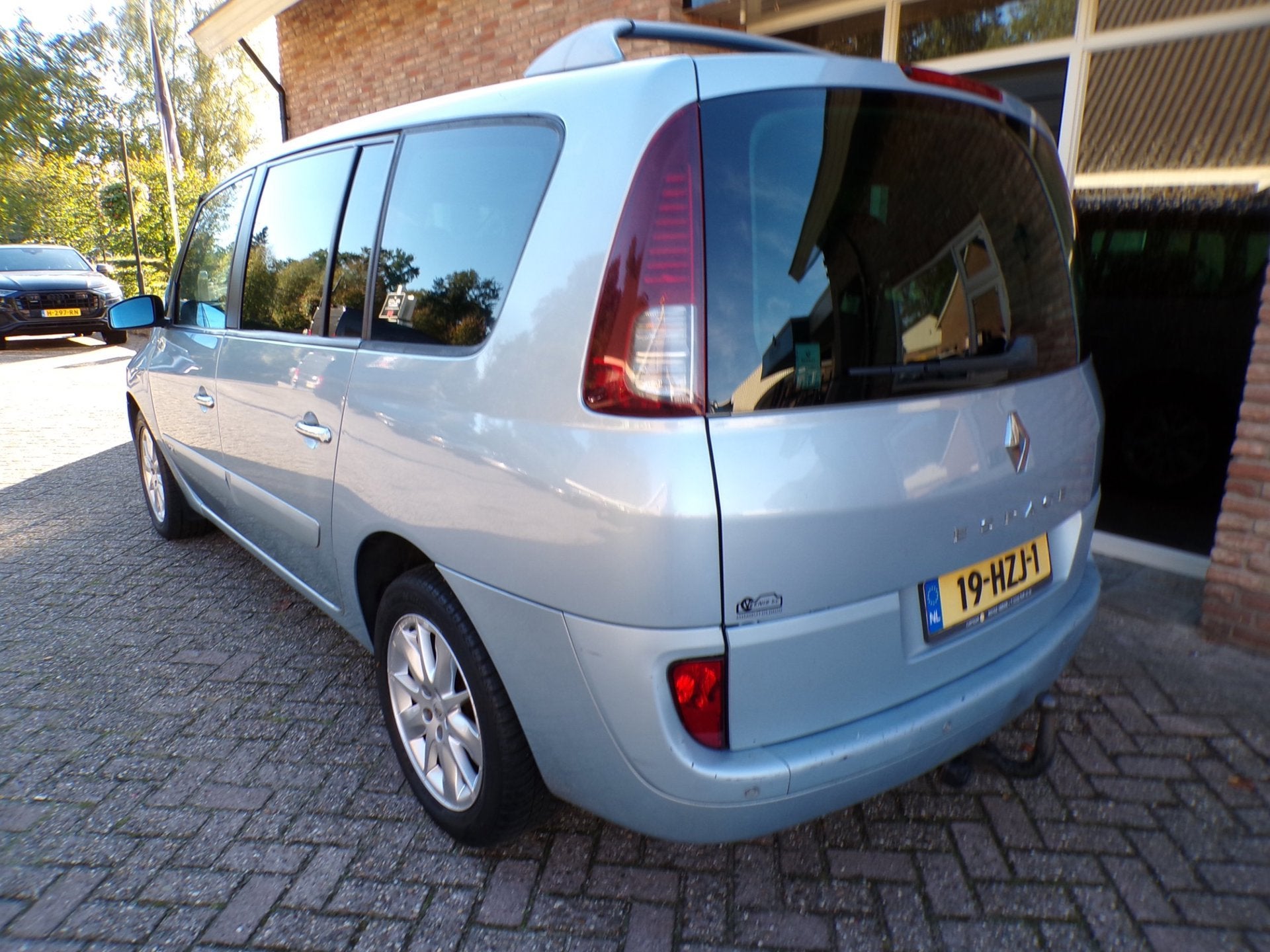Renault Grand Espace 2.0T Dynamique LPG G3, Auto's, 1998 cc, Zwart, 4 cilinders, 2000 kg