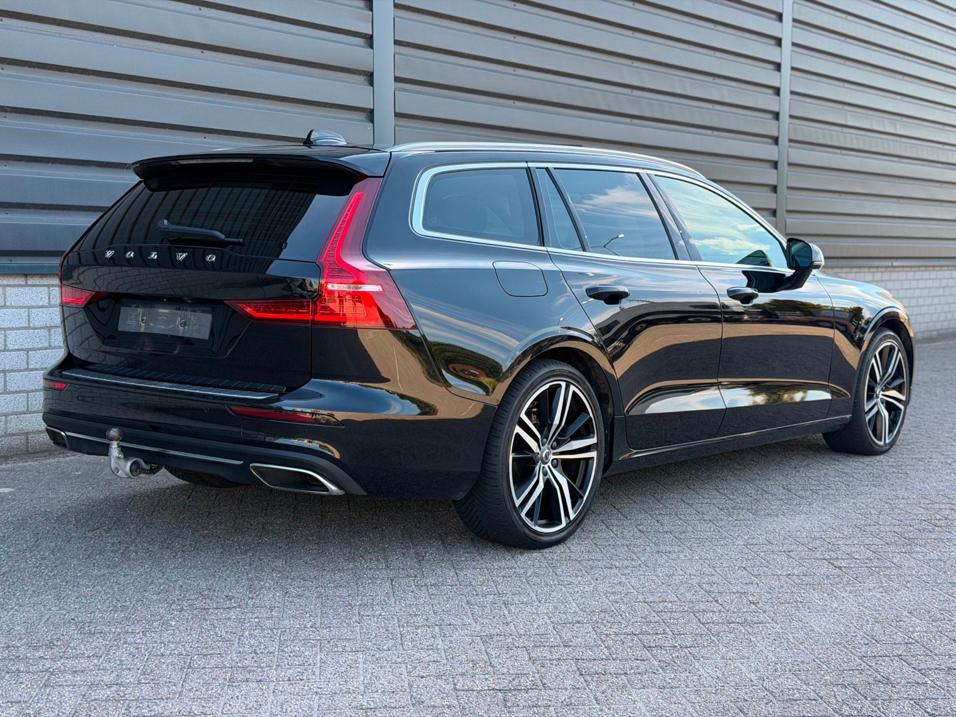 Volvo V60 2.0 T8 Recharge AWD Inscription Plug in hybrid 392, Automaat, Gebruikt, 4 cilinders, Vierwielaandrijving