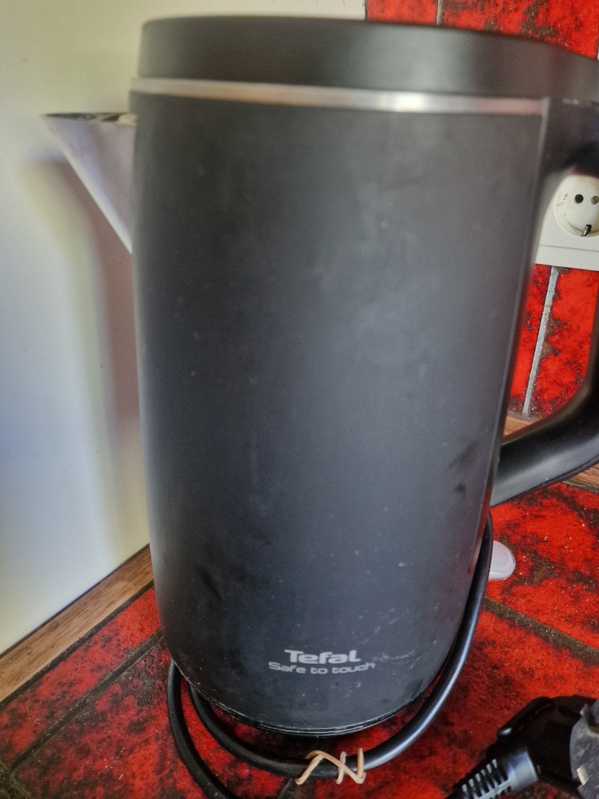Tefal Safe to Touch Waterkoker – Zwart (KO3718) – 1.5L, Witgoed en Apparatuur, Waterkokers, 1 tot 2 liter, Ophalen of Verzenden